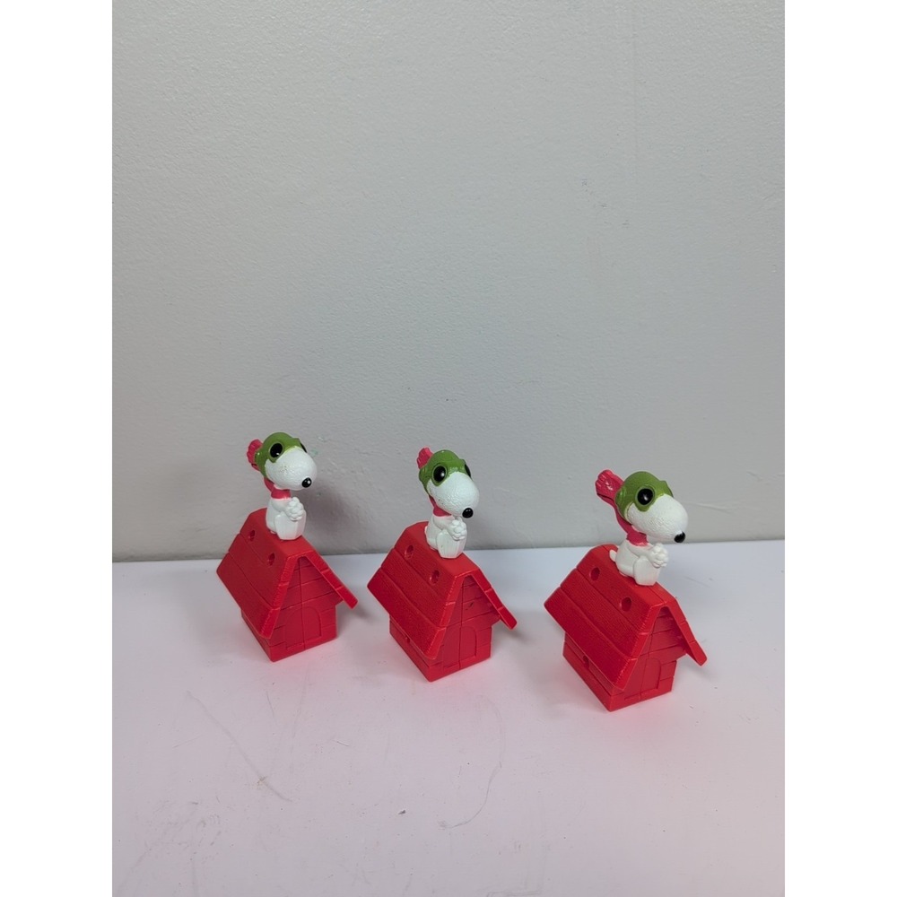 3 Snoopy On Roof Of Red DogHouse Peanuts McDonald's 4" T Plastic Toy‎